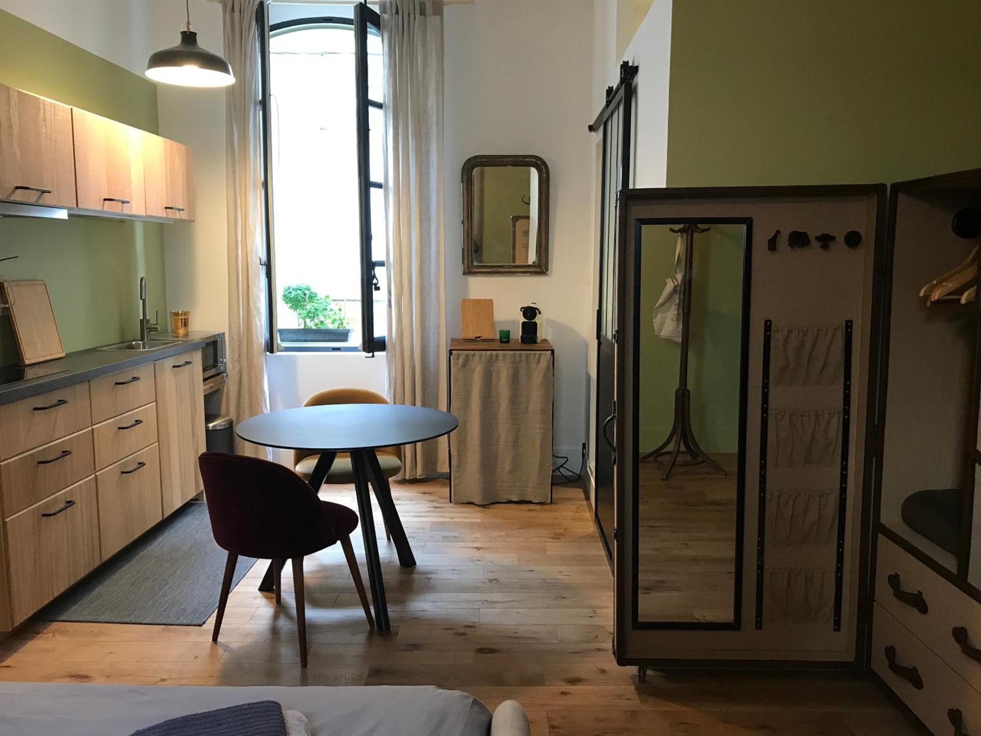 Studio De Charme A La Roquette Арль Экстерьер фото