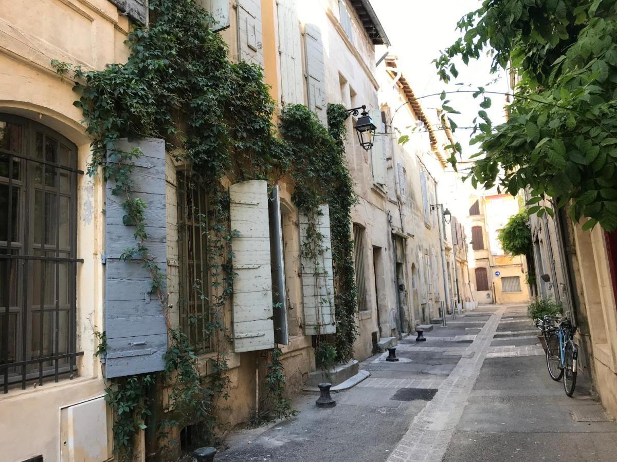 Studio De Charme A La Roquette Арль Экстерьер фото