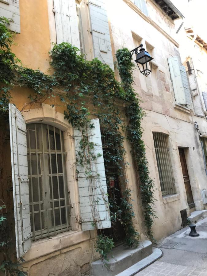 Studio De Charme A La Roquette Арль Экстерьер фото